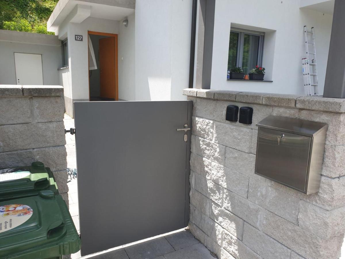Apartma Sava-Stol Jesenice Kültér fotó